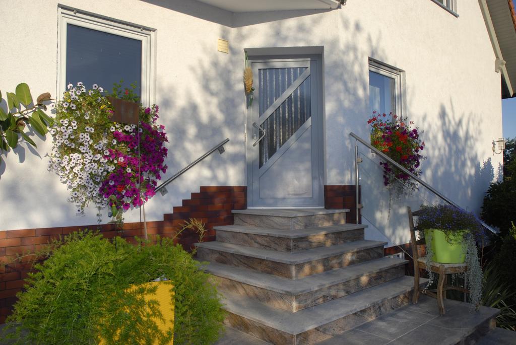 Gasthaus-Pension Hofmann Oberdachstetten Ngoại thất bức ảnh