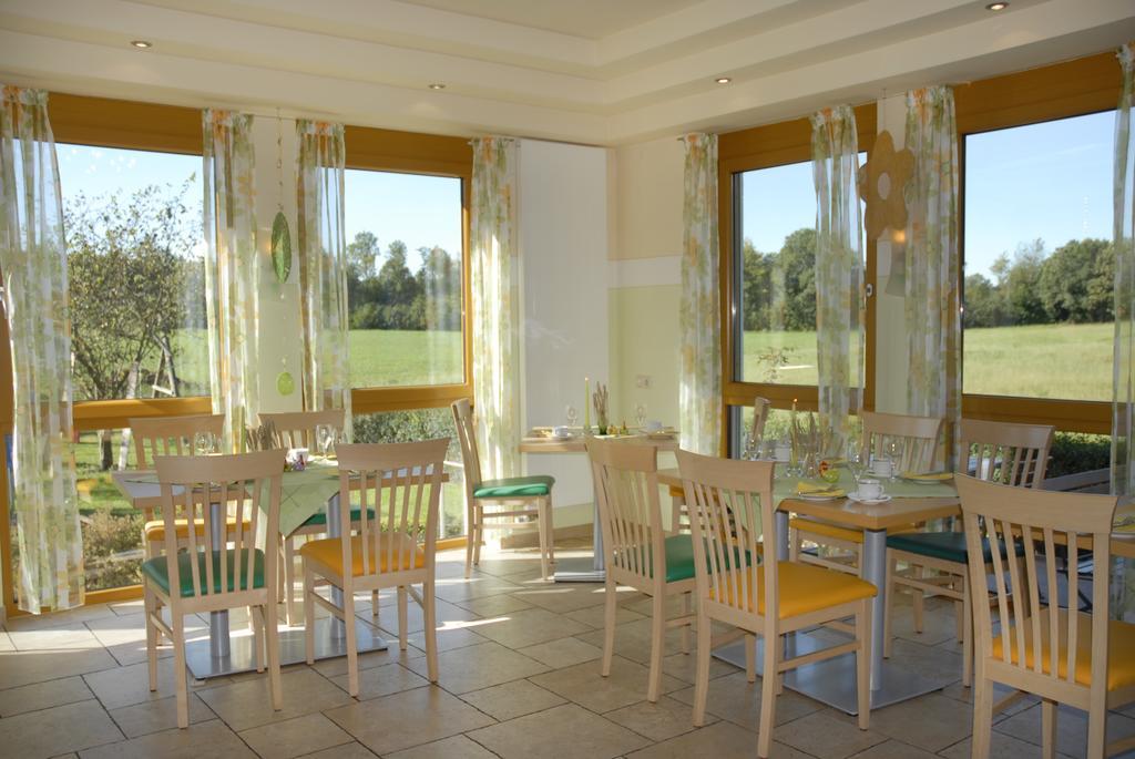Gasthaus-Pension Hofmann Oberdachstetten Ngoại thất bức ảnh